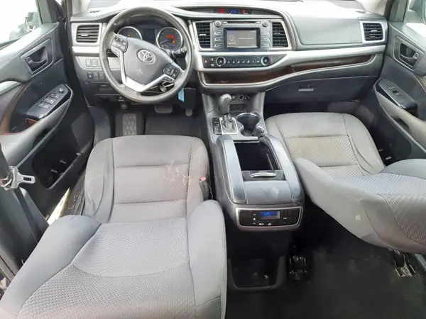 5TDZZRFH3JS272037 2018 TOYOTA HIGHLANDER - Image 8