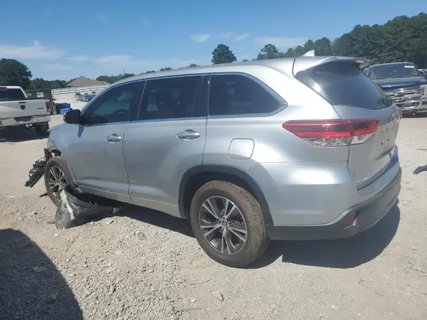 5TDZZRFH3JS279361 2018 TOYOTA HIGHLANDER - Image 2