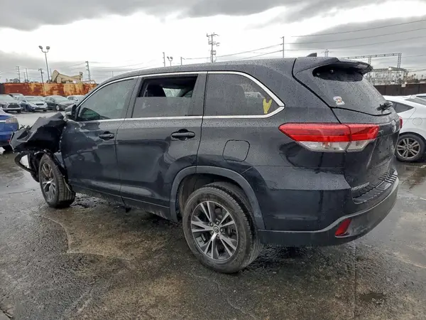 5TDZZRFH3JS281143 2018 TOYOTA HIGHLANDER - Image 2
