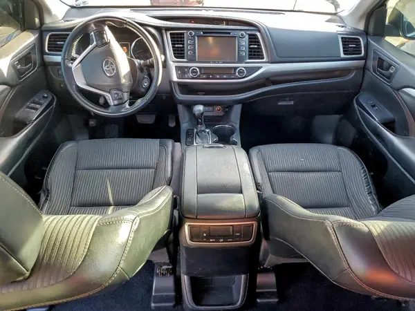5TDZZRFH3JS281143 2018 TOYOTA HIGHLANDER - Image 8