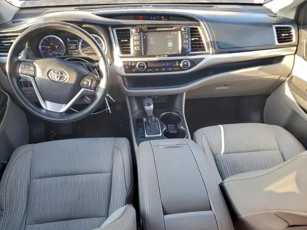 5TDZZRFH3JS281885 2018 TOYOTA HIGHLANDER - Image 8
