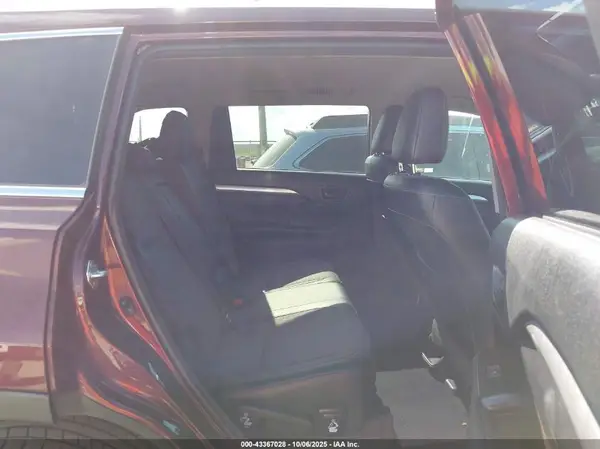 5TDZZRFH3JS282633 2018 TOYOTA HIGHLANDER - Image 8