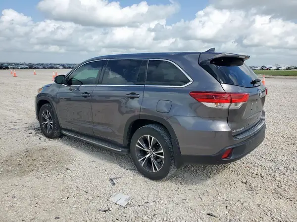5TDZZRFH3JS285922 2018 TOYOTA HIGHLANDER - Image 2