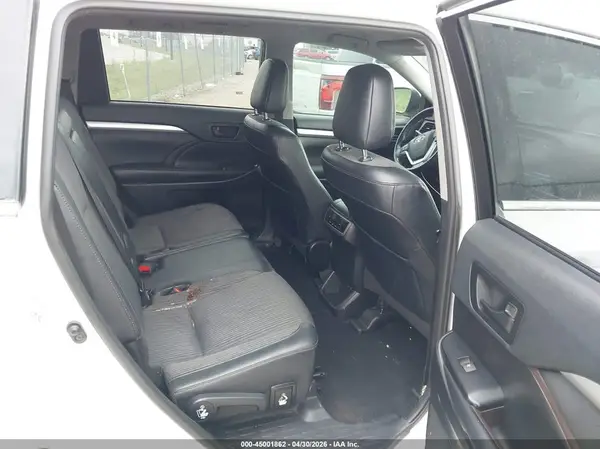 5TDZZRFH3KS291155 2019 TOYOTA HIGHLANDER - Image 8