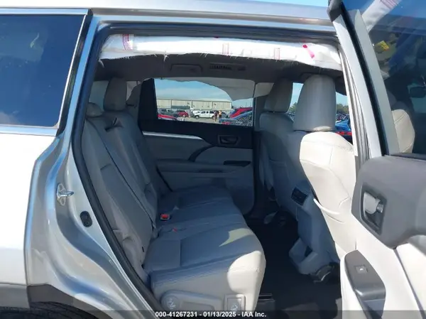 5TDZZRFH3KS292225 2019 TOYOTA HIGHLANDER - Image 8