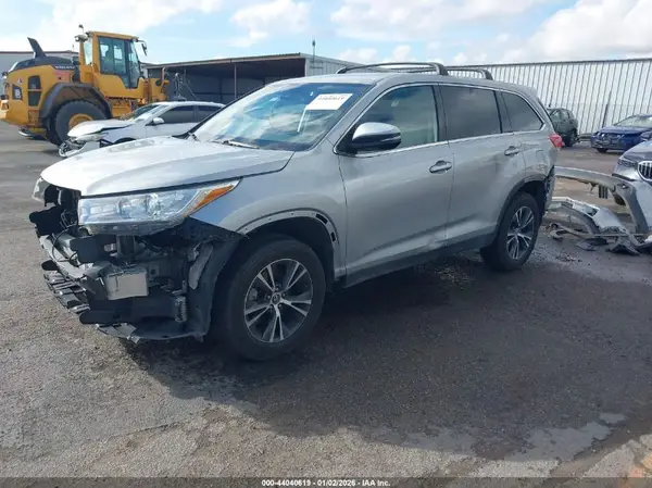 5TDZZRFH3KS297215 2019 TOYOTA HIGHLANDER - Image 2