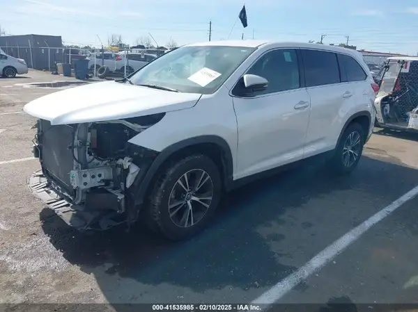5TDZZRFH3KS302509 2019 TOYOTA HIGHLANDER - Image 2