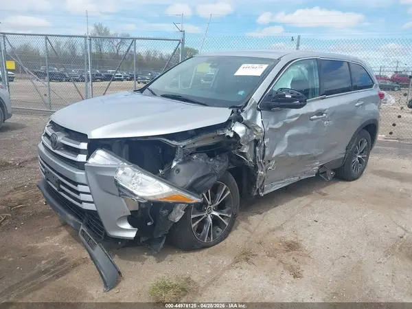 5TDZZRFH3KS314238 2019 TOYOTA HIGHLANDER - Image 2