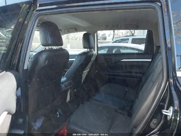 5TDZZRFH3KS317091 2019 TOYOTA HIGHLANDER - Image 8