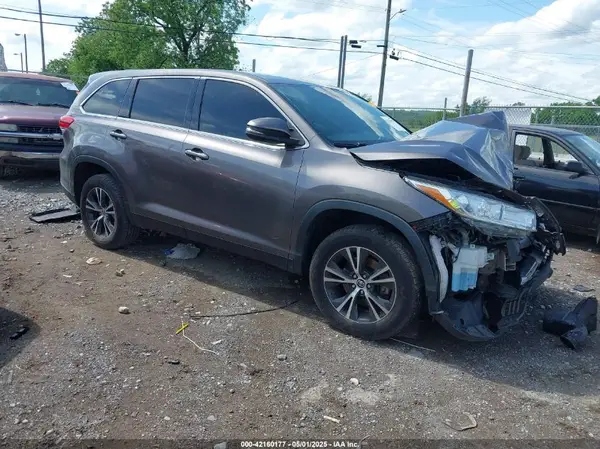 5TDZZRFH3KS325109 2019 TOYOTA HIGHLANDER - Image 1