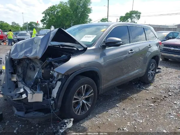 5TDZZRFH3KS325109 2019 TOYOTA HIGHLANDER - Image 2