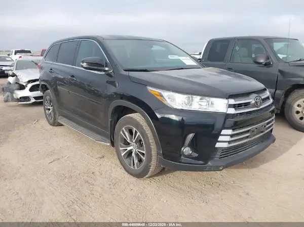 5TDZZRFH3KS334585 2019 TOYOTA HIGHLANDER - Image 1