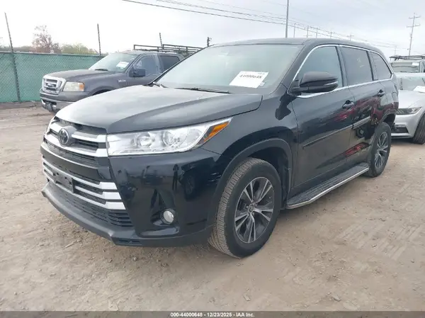 5TDZZRFH3KS334585 2019 TOYOTA HIGHLANDER - Image 2