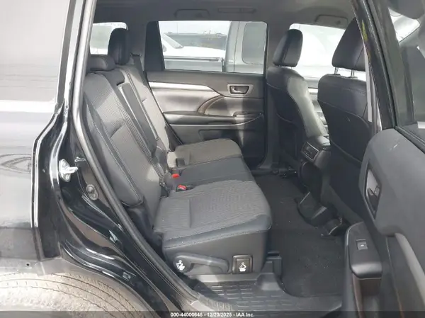 5TDZZRFH3KS334585 2019 TOYOTA HIGHLANDER - Image 8