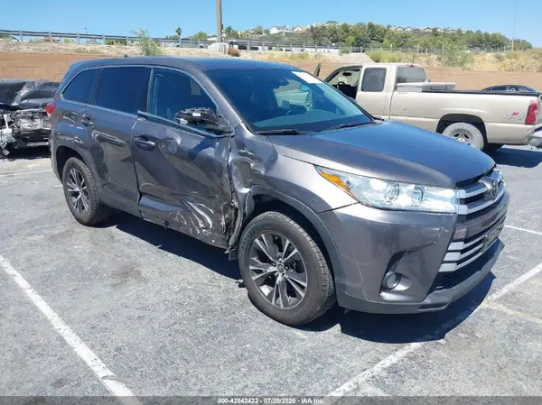 5TDZZRFH3KS341066 2019 TOYOTA HIGHLANDER - Image 1