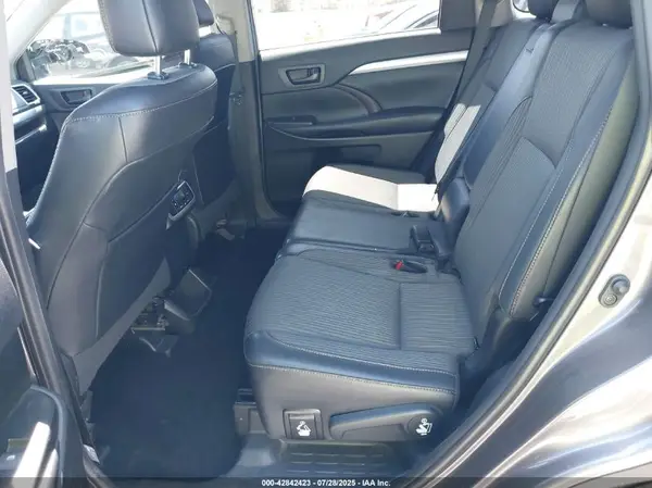 5TDZZRFH3KS341066 2019 TOYOTA HIGHLANDER - Image 8