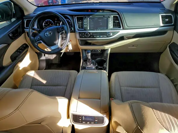 5TDZZRFH3KS351869 2019 TOYOTA HIGHLANDER - Image 8