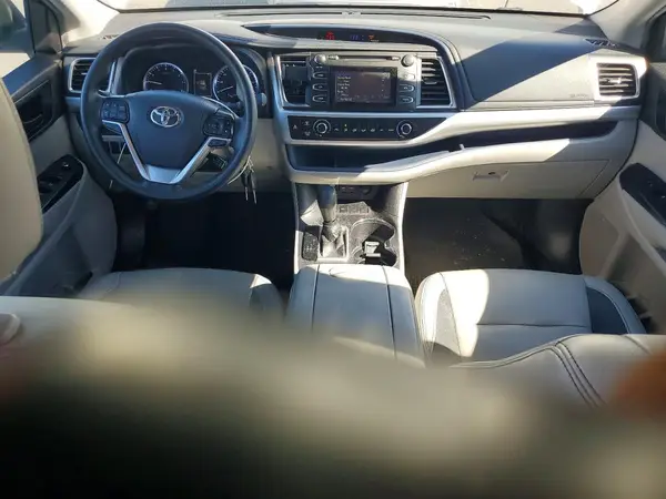 5TDZZRFH3KS354853 2019 TOYOTA HIGHLANDER - Image 8