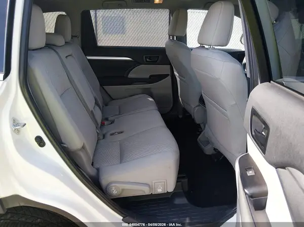 5TDZZRFH3KS362824 2019 TOYOTA HIGHLANDER - Image 8