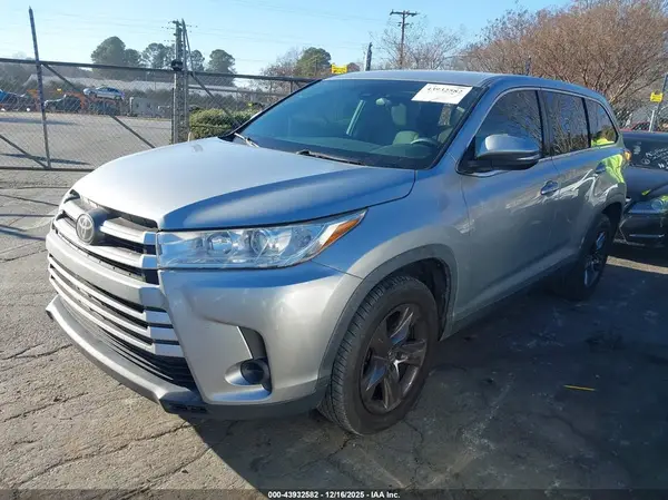 5TDZZRFH3KS366839 2019 TOYOTA HIGHLANDER - Image 2