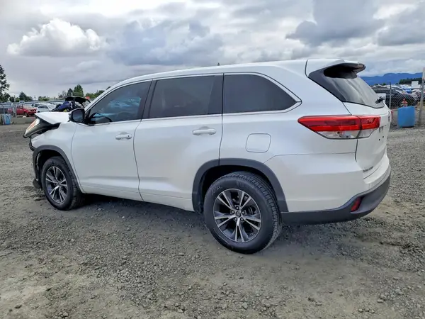 5TDZZRFH4HS200192 2017 TOYOTA HIGHLANDER - Image 2