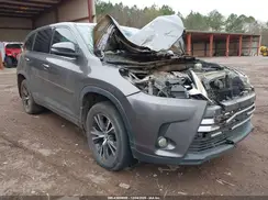 5TDZZRFH4HS204761 2017 TOYOTA HIGHLANDER