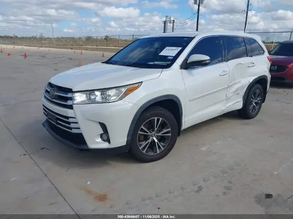 5TDZZRFH4HS211970 2017 TOYOTA HIGHLANDER - Image 2