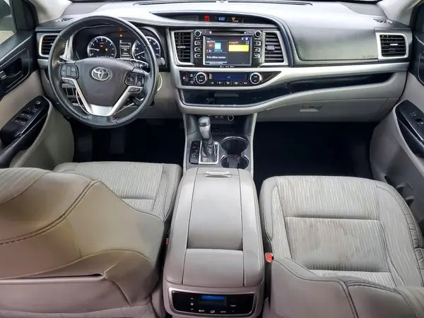 5TDZZRFH4HS212309 2017 TOYOTA HIGHLANDER - Image 8