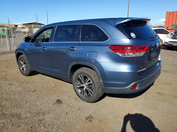 5TDZZRFH4HS215856 2017 TOYOTA HIGHLANDER - Image 2