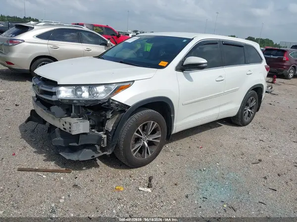 5TDZZRFH4HS217364 2017 TOYOTA HIGHLANDER - Image 2