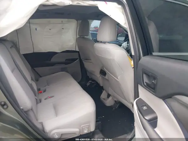 5TDZZRFH4HS230793 2017 TOYOTA HIGHLANDER - Image 8