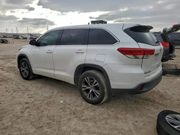 5TDZZRFH4HS231359 2017 TOYOTA HIGHLANDER - Image 2