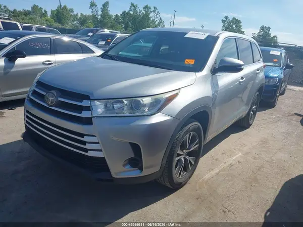 5TDZZRFH4JS238592 2018 TOYOTA HIGHLANDER - Image 2