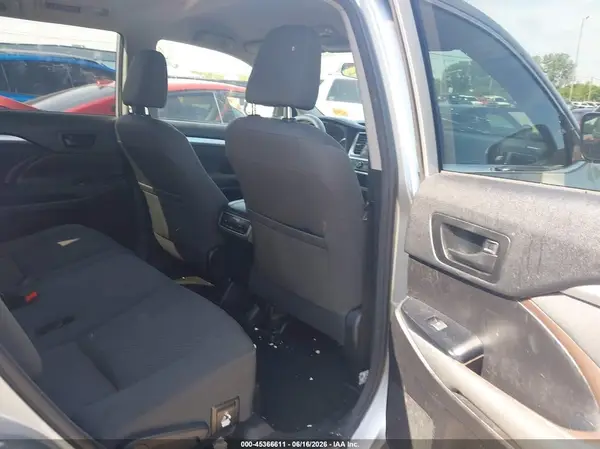 5TDZZRFH4JS238592 2018 TOYOTA HIGHLANDER - Image 8