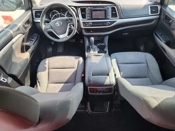 5TDZZRFH4JS243467 2018 TOYOTA HIGHLANDER - Image 8