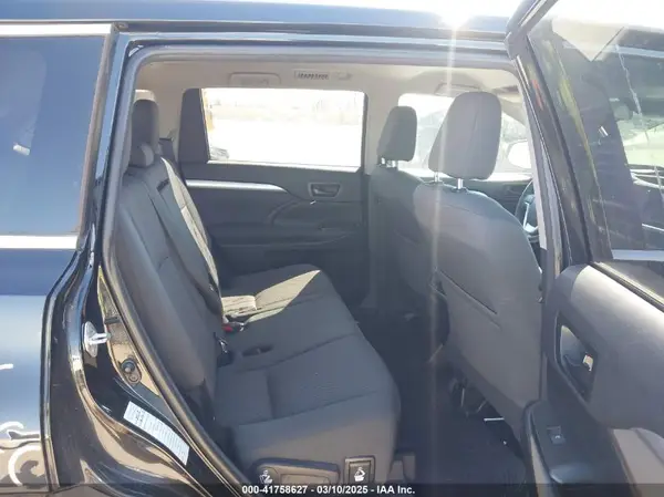 5TDZZRFH4JS243601 2018 TOYOTA HIGHLANDER - Image 8
