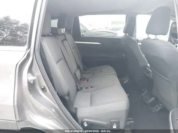 5TDZZRFH4JS246675 2018 TOYOTA HIGHLANDER - Image 8