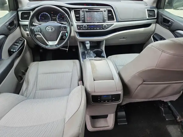 5TDZZRFH4JS250256 2018 TOYOTA HIGHLANDER - Image 8