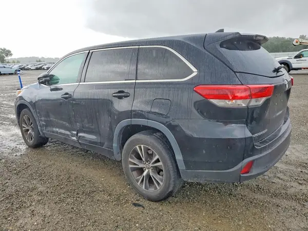 5TDZZRFH4JS250791 2018 TOYOTA HIGHLANDER - Image 2