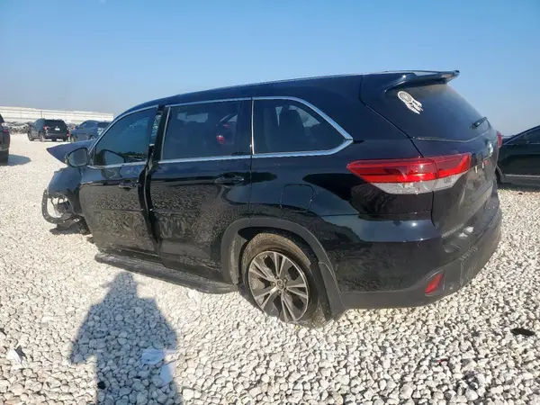 5TDZZRFH4JS252105 2018 TOYOTA HIGHLANDER - Image 2