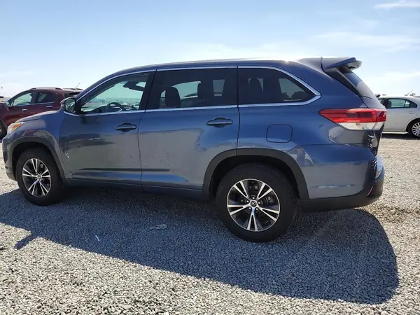 5TDZZRFH4JS259653 2018 TOYOTA HIGHLANDER - Image 2