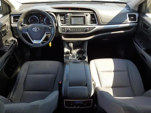5TDZZRFH4JS259653 2018 TOYOTA HIGHLANDER - Image 8