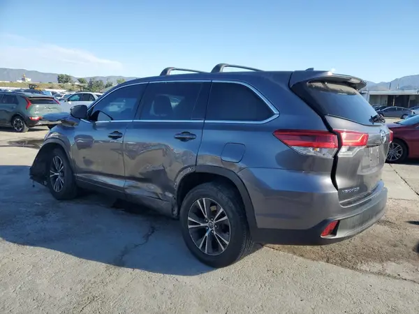5TDZZRFH4JS271186 2018 TOYOTA HIGHLANDER - Image 2