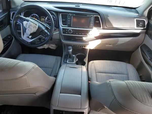 5TDZZRFH4JS271186 2018 TOYOTA HIGHLANDER - Image 8