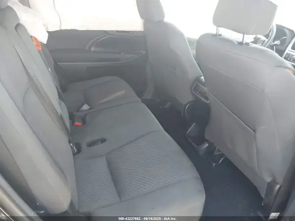 5TDZZRFH4JS274105 2018 TOYOTA HIGHLANDER - Image 8