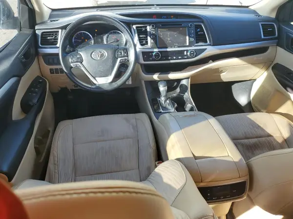 5TDZZRFH4JS276971 2018 TOYOTA HIGHLANDER - Image 8