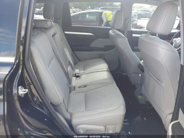 5TDZZRFH4JS286125 2018 TOYOTA HIGHLANDER - Image 8