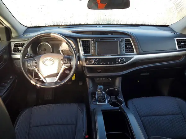 5TDZZRFH4JS287162 2018 TOYOTA HIGHLANDER - Image 8