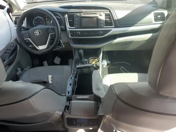 5TDZZRFH4JS288280 2018 TOYOTA HIGHLANDER - Image 8