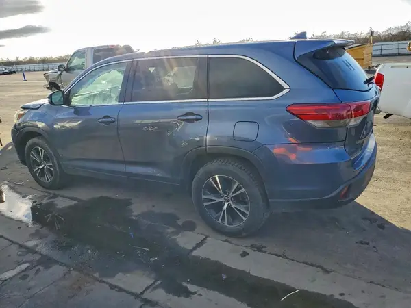 5TDZZRFH4KS290869 2019 TOYOTA HIGHLANDER - Image 2